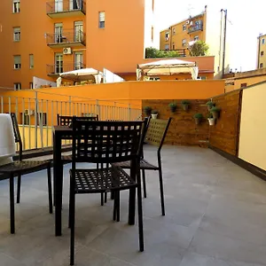 Apartment 8 Colonne